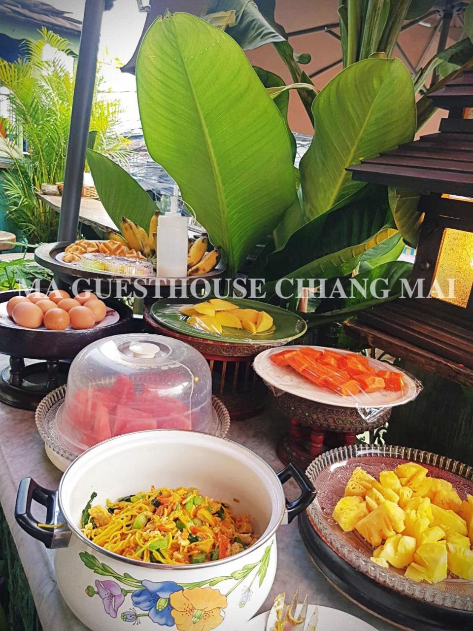 Ma Guesthouse Чиангмай Экстерьер фото